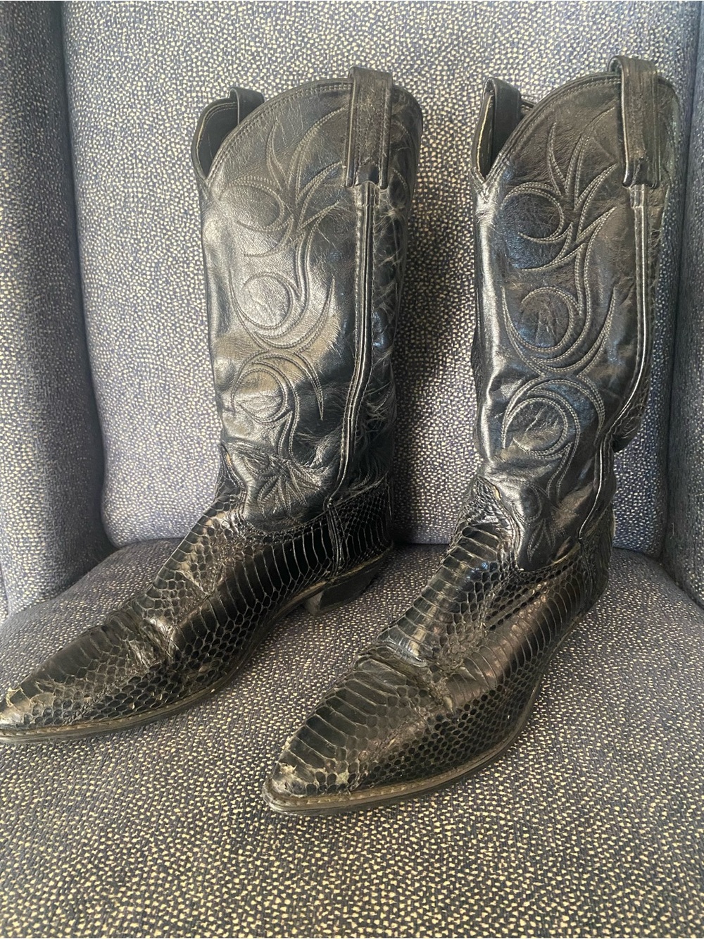 dingo Black Embossed Western Knee-High Heeled Boots